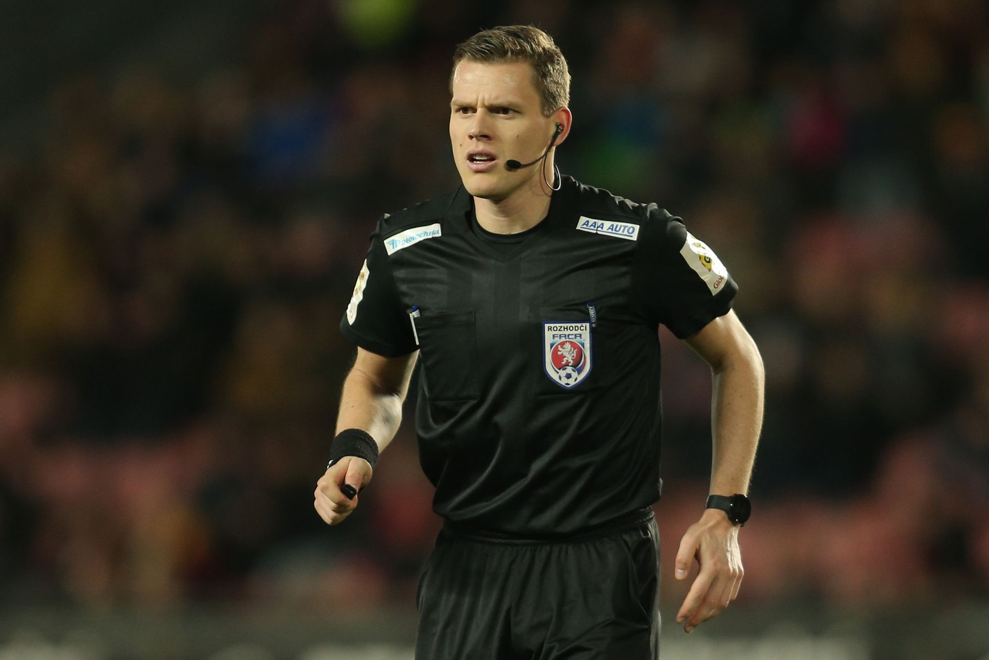 Rozhodčí Pavel Rejžek v zápase 19. kola první ligy Sparta - Ml. Boleslav