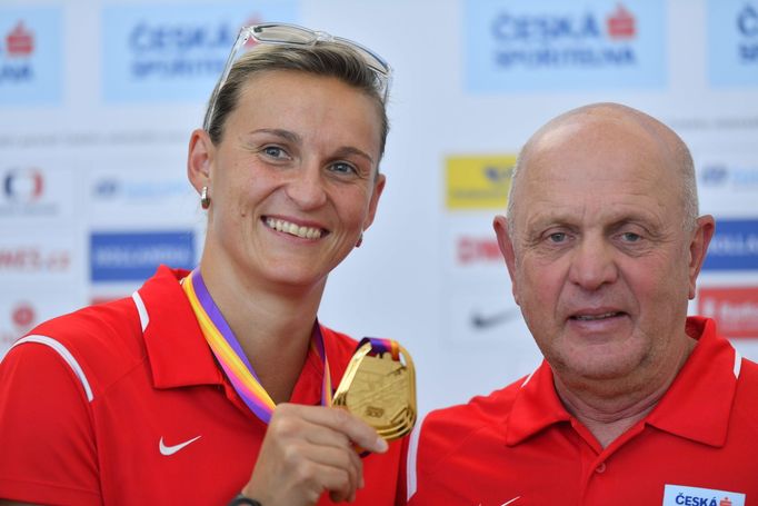 Barbora Špotáková a Rudolf Černý se zlatou medailí z MS 2017