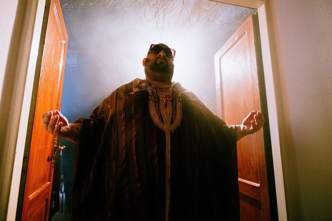 Marek Milko jako starej Grundza.