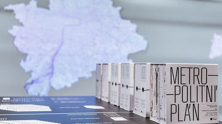 Hrstka Pražanů zaměstnala úředníky na dva měsíce. Poslali 9000 připomínek