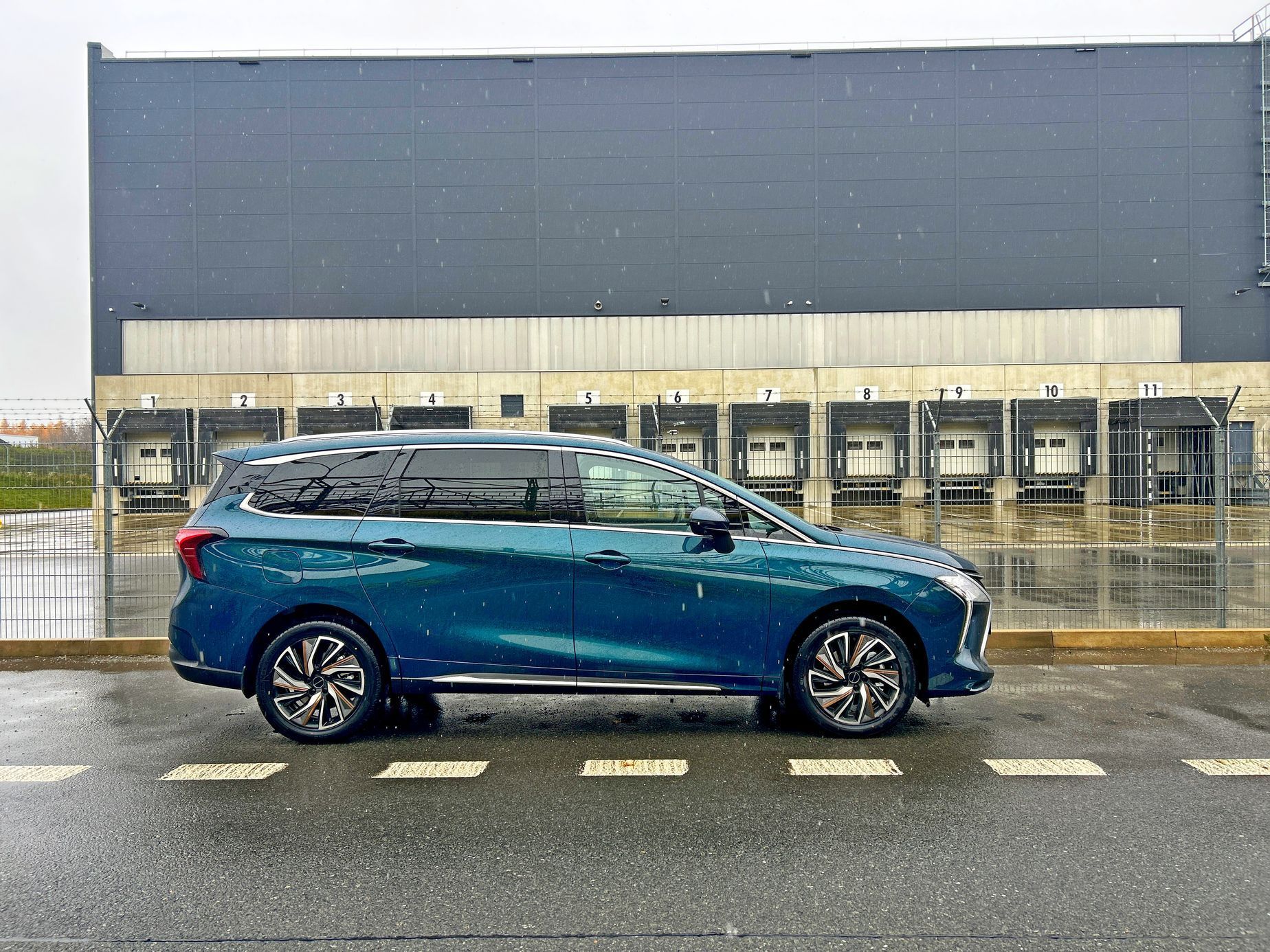 Dongfeng U-Tour hybrid