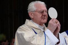 Slovenský arcibiskup viněn ze zpronevěry. Je vydírán?