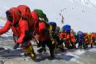 Sulovský: Výstupy na Everest bych neomezoval, největší nebezpečí je krásné počasí