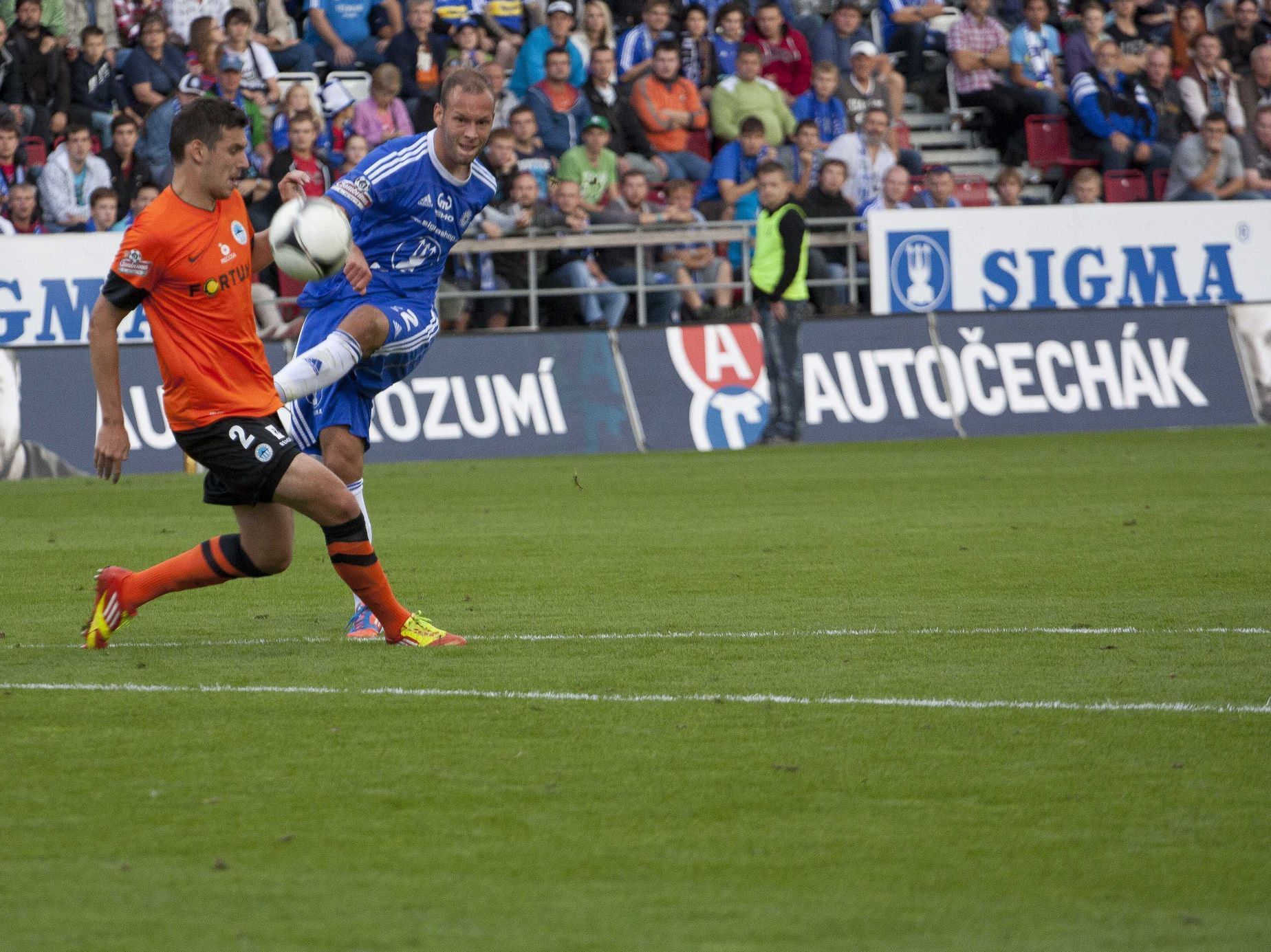 Fotbalisté Sigmy Olomouc v utkání sedmého kola Gambrinus ligy 2012/13 se Slovanem Liberec.