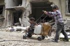 Nejen Asad. Dodávky pomoci civilistům blokují i povstalci