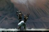 Baletní tanečníci Vladimir Malakhov a Diana Vishneva účinkují v závěrečné scéně opery "La Peri" v rámci generální zkoušky v berlínské Staatsballet, 25. února 2010.