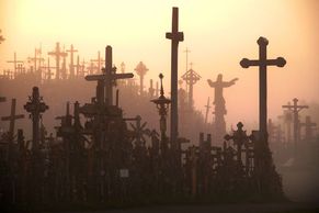 Obrazový div světa: Pahorek posetý desítkami tisíc křížů