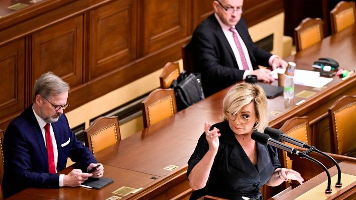 ANO má dost podpisů pro hlasování o nedůvěře vládě. Nejde o kampaň, tvrdí Schillerová; Zdroj foto: ČTK
