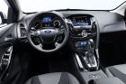 Ford Focus bude tentokrát pro celý svět existovat pouze v jediné podobě. Interiér vypadá lákavě.