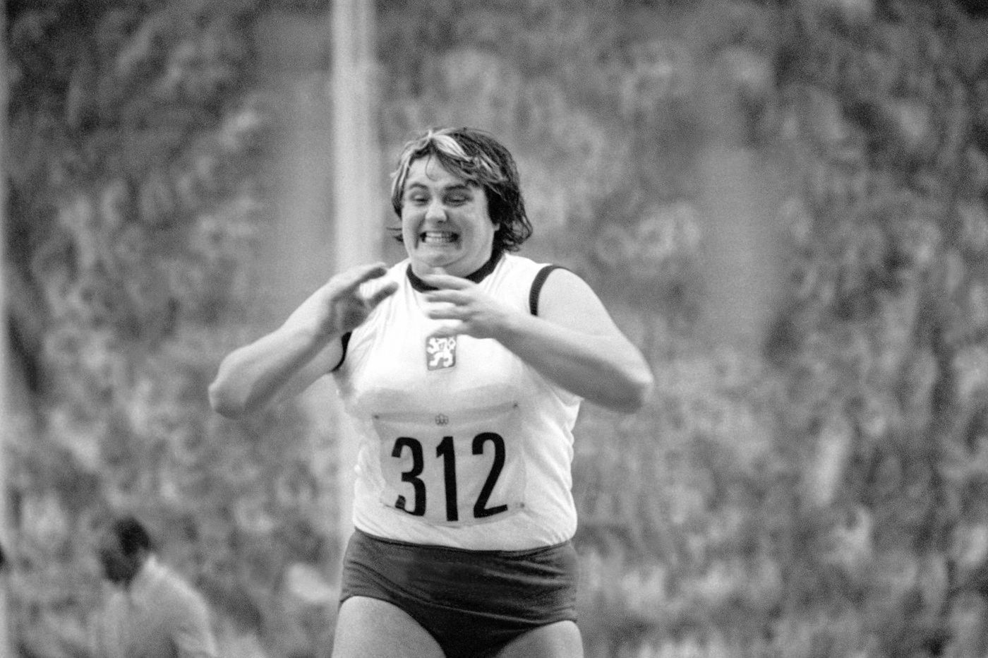 Dojatá Helena Fibingerová na olympiádě v Montrealu 1976