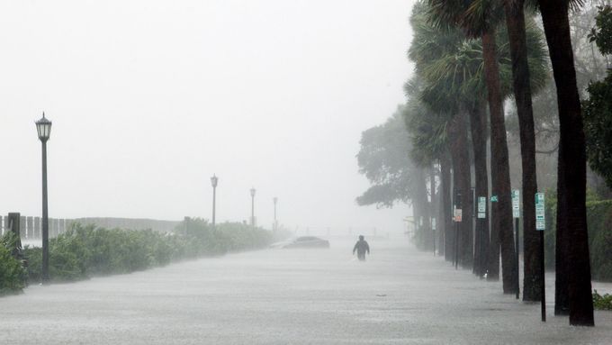 Obrazy zkázy: Hurikán Matthew udeřil na Jižní Karolínu, škody mohou být větší než na Floridě