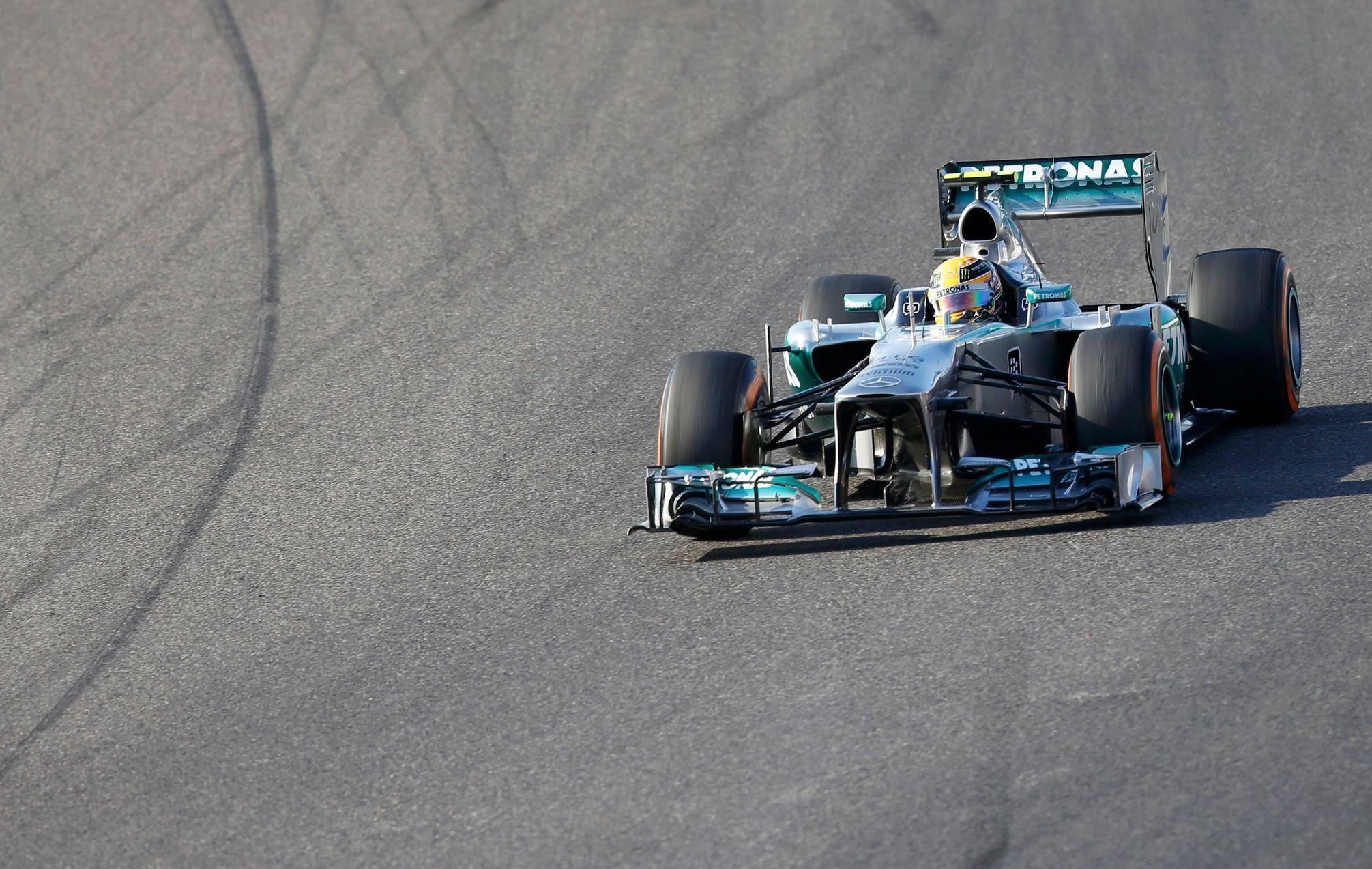 Mercedes Formula One driver Hamilton of Britain races during the Japanese F1 Grand Prix at the Suzuka circuit