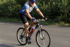 Soud: Cyklisté bez přilby částečně mohou za svá zranění