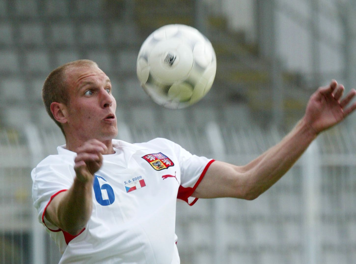 Český fotbalista Daniel Kolář v přátelském utkání s Maltou v roce 2009.