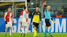 Vyloučený Julian Weigl v zápase LM Borussia Dortmund - Slavia