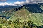 64 kilometrů dlouhou Yungas Road postavili v letech 1932 až 1935 paraguayští vězni během války o Chaco mezi Bolívií a Paraguayí.