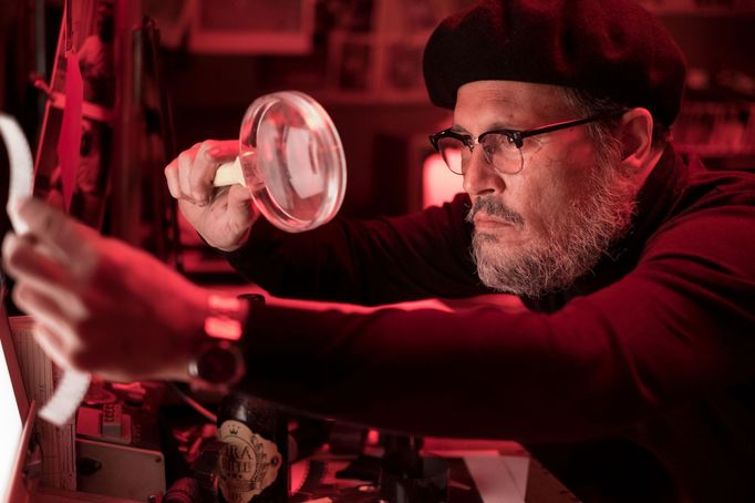 Johnny Depp jako William Eugene Smith.