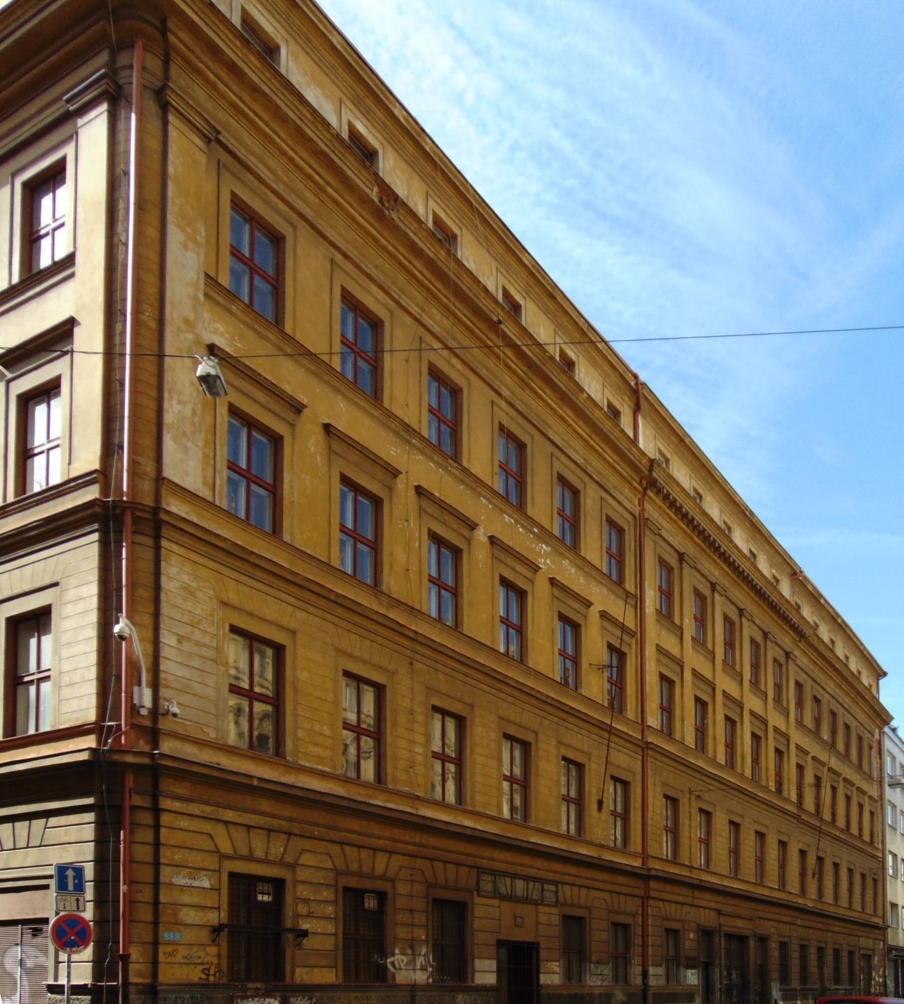 Administrativní budova v blízkosti pražského hlavního nádraží