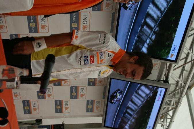 Fernando Alonso v Praze