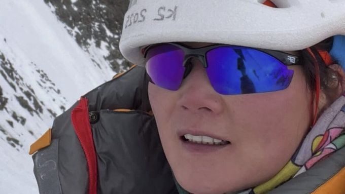 K2 je po Mount Everestu druhá nejvyšší na světě. Měří 8611 metrů a nachází se v pohoří Karákóram, na hranici mezi Pákistánem a Čínou.