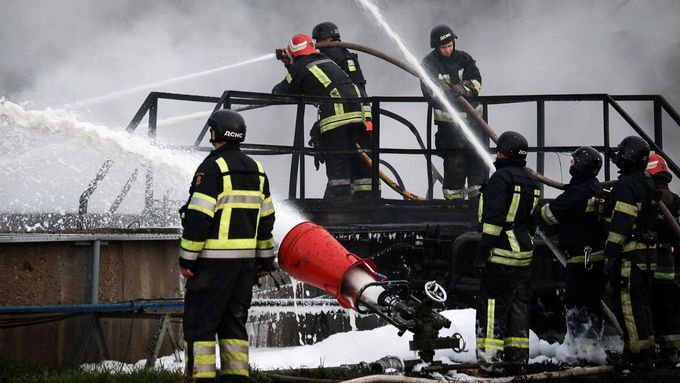 "Šla jsem do práce, ale nebylo tam světlo," popisuje následek útoku obyvatelka Černihivu