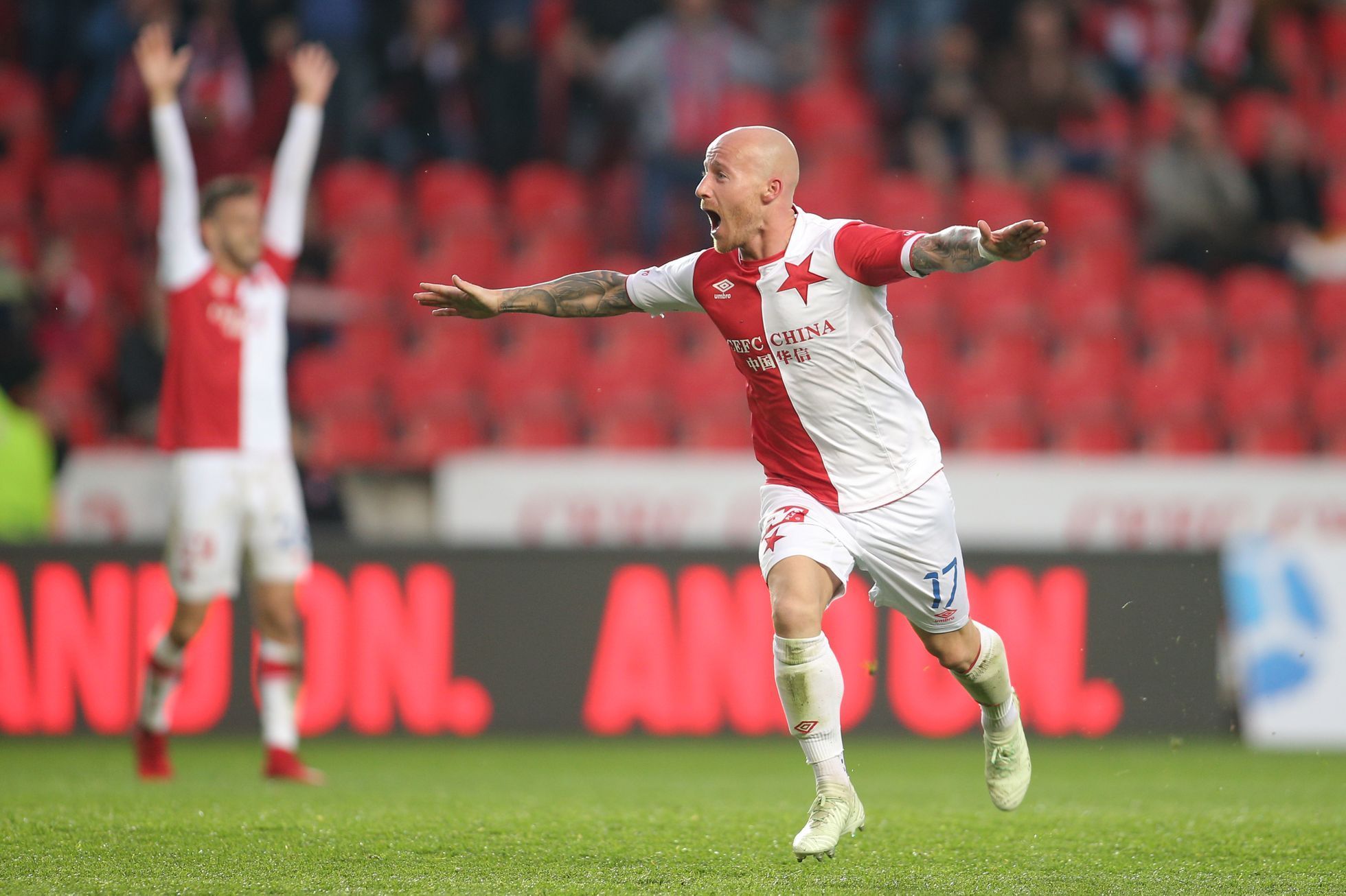 24. kolo HET ligy, Slavia - Karviná: Miroslav Stoch slaví gól na 2:1