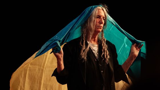 Neobyčejně krásný koncert. Patti Smith četla poezii, vzpomněla na Deppa i Krále