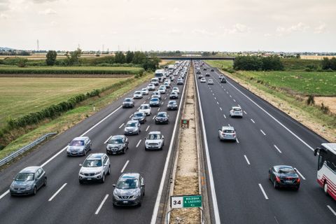 Přehled: Kde v Evropě potřebujete dálniční známky a kde se platí elektronicky - Aktuálně.cz