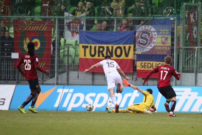 HET liga, Karviná - Sparta: Tomáš Wágner dává gól na 1:1