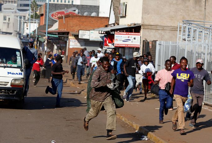 Povolební protesty v Harare v Zimbabwe. 1. 8. 2018