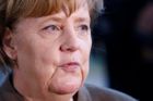 "Ustupujete diktátorovi." Evropa kvůli ruskému plynu tápe, kritizovaná Merkelová míří na Kavkaz