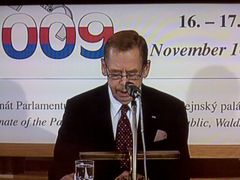 Václav Havel při oslavách 20 let od 17. listopadu: Nezapomínejme, požádal Čechy.