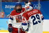 Předtím si v Pekingu zapsal další historický milník český ženský hokej. Reprezentantky si poprvé zahrály v olympijském play-off.