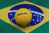 Fotbal je v Brazílii náboženstvím. Brazilská vláda vyhlásila kvůli úmrtí legendárního fotbalisty Pelého tři dny smutku.