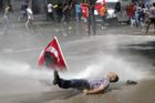 Nepokoje v Turecku: Vicepremiér se omluvil zraněným