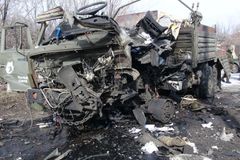 V Donbasu najel vůz pozorovatelské mise na minu, Američan zemřel, Čech nebyl zraněn