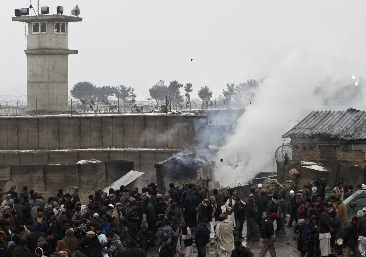 Afghánci protestovali proti pálení koránu na základně USA