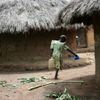 Uganda - Dívka s kanystrem