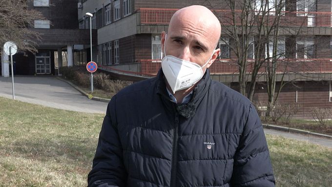 Život v pandemii - mikrobiolog Pavel Dřevínek o problémech antigenního testování