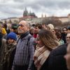 Střelba na Filozofické fakultě UK - pieta - obejmutí školy, zpěv, zármutek, studenti