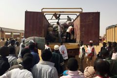 Utekli před Boko Haram. Při rozdávání pomoci ale dav desítky z nich v Nigeru ušlapal