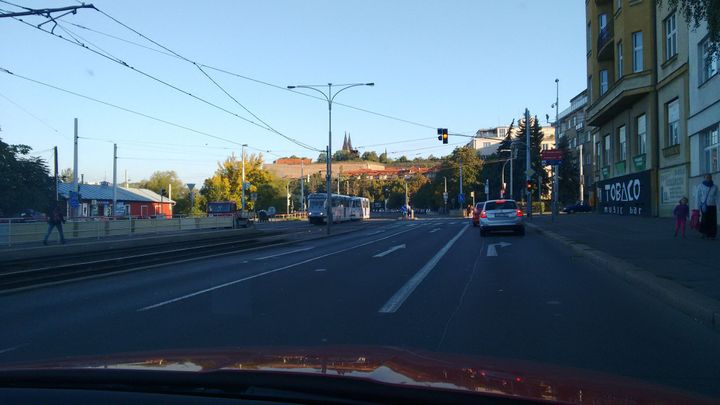 Podolské nábřeží uzavřel granát vylovený z Vltavy, na místě zasahoval pyrotechnik