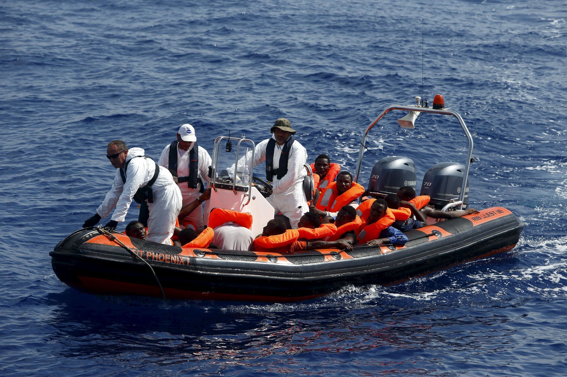 Středozemní moře - uprchlíci - záchranná akce