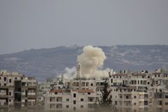 Homs hlásí další mrtvé, příměří budou hlídat i Češi