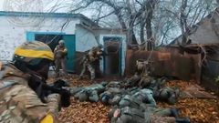 Vojáci pluku Kraken zajmuli ruské okupanty ve vesnici Novoselivka v Luhanské oblasti.