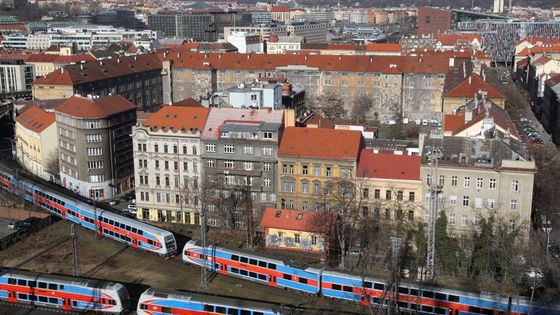 Fotky: Utajený unikát Prahy. Kasárna znovu na prodej