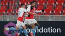 Peter Olayinka slaví gól v zápase EL Slavia - Feyenoord