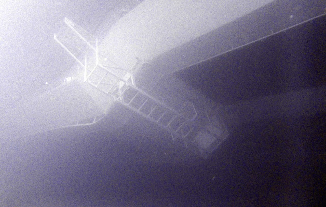 Zničená Costa Concordia pod hladinou