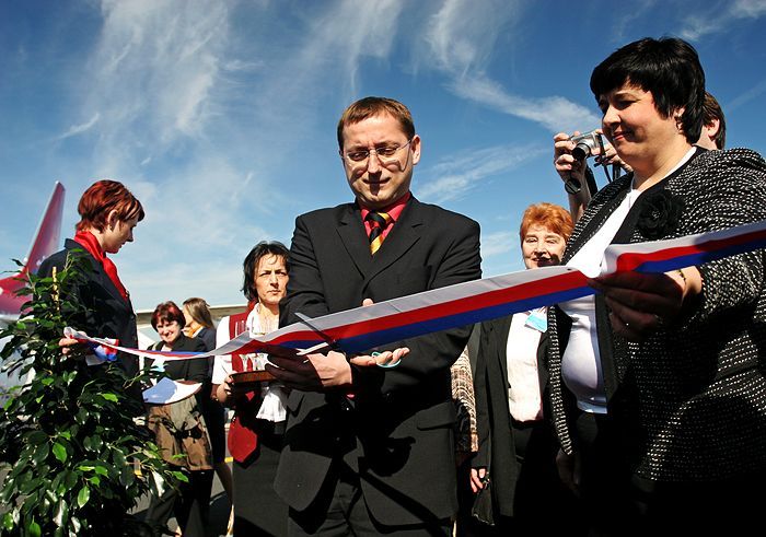 Letadlo s reklamou na Prahu