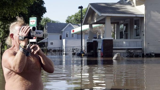 Povodeň postihla také českou vesnici v Cedar Rapids.